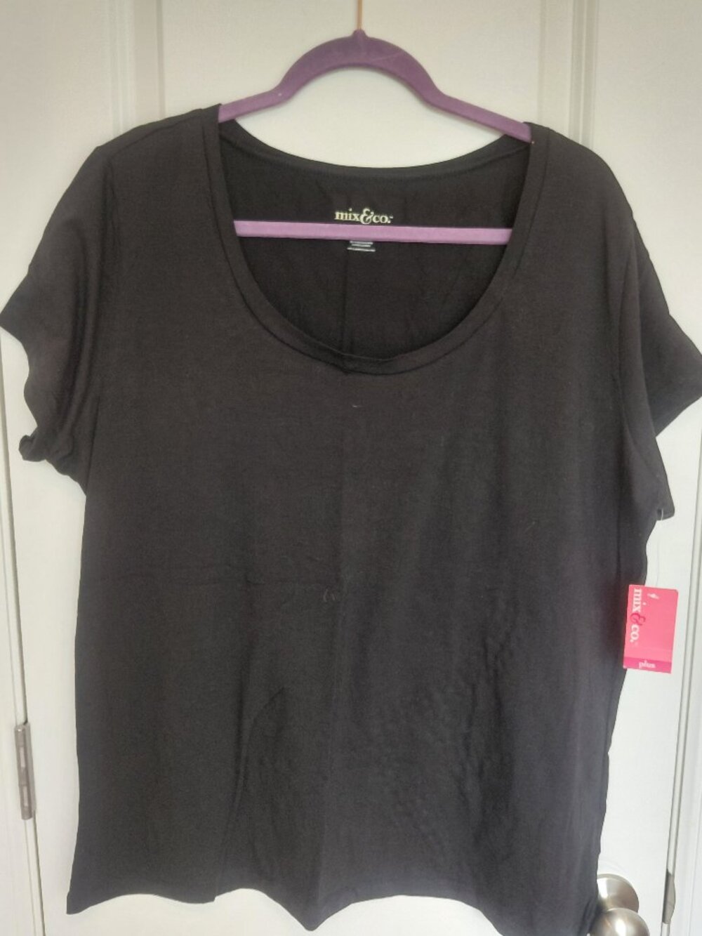 Black Scoop Neck Tee